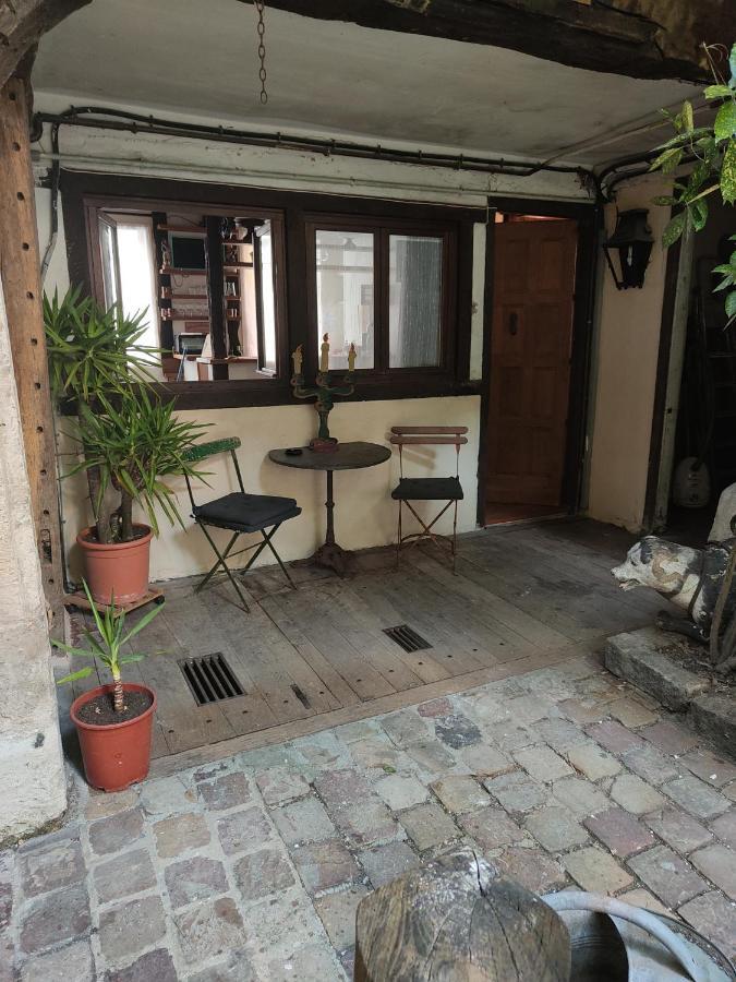 Studio Apartment Rouen Exterior photo